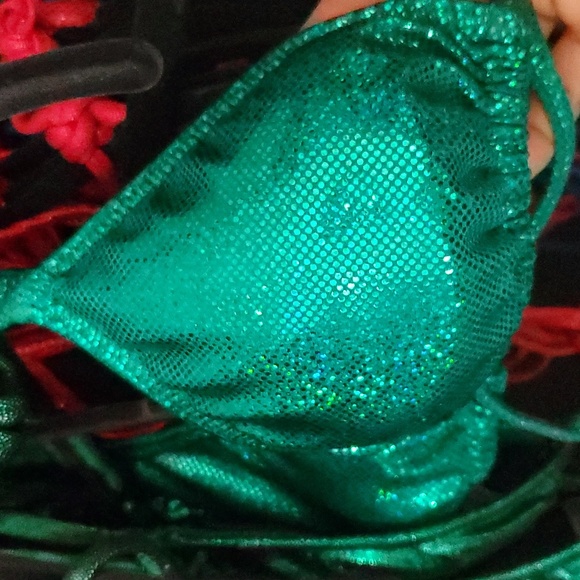 Green Bikini D cup (competition, posing practice, photo shoot) - Picture 2 of 4